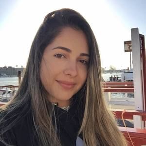 Meet your Posher, Priscila